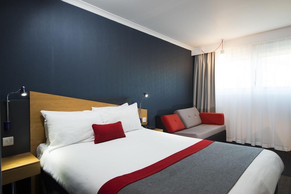 Holiday Inn Express Peterborough By Ihg Dış mekan fotoğraf