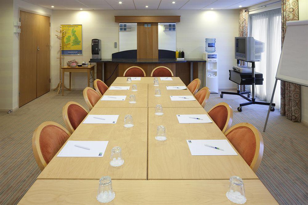 Holiday Inn Express Peterborough By Ihg Konforlar fotoğraf