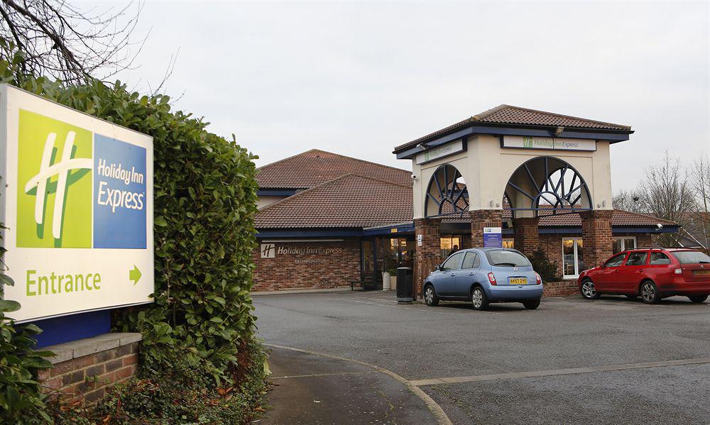 Holiday Inn Express Peterborough By Ihg Dış mekan fotoğraf