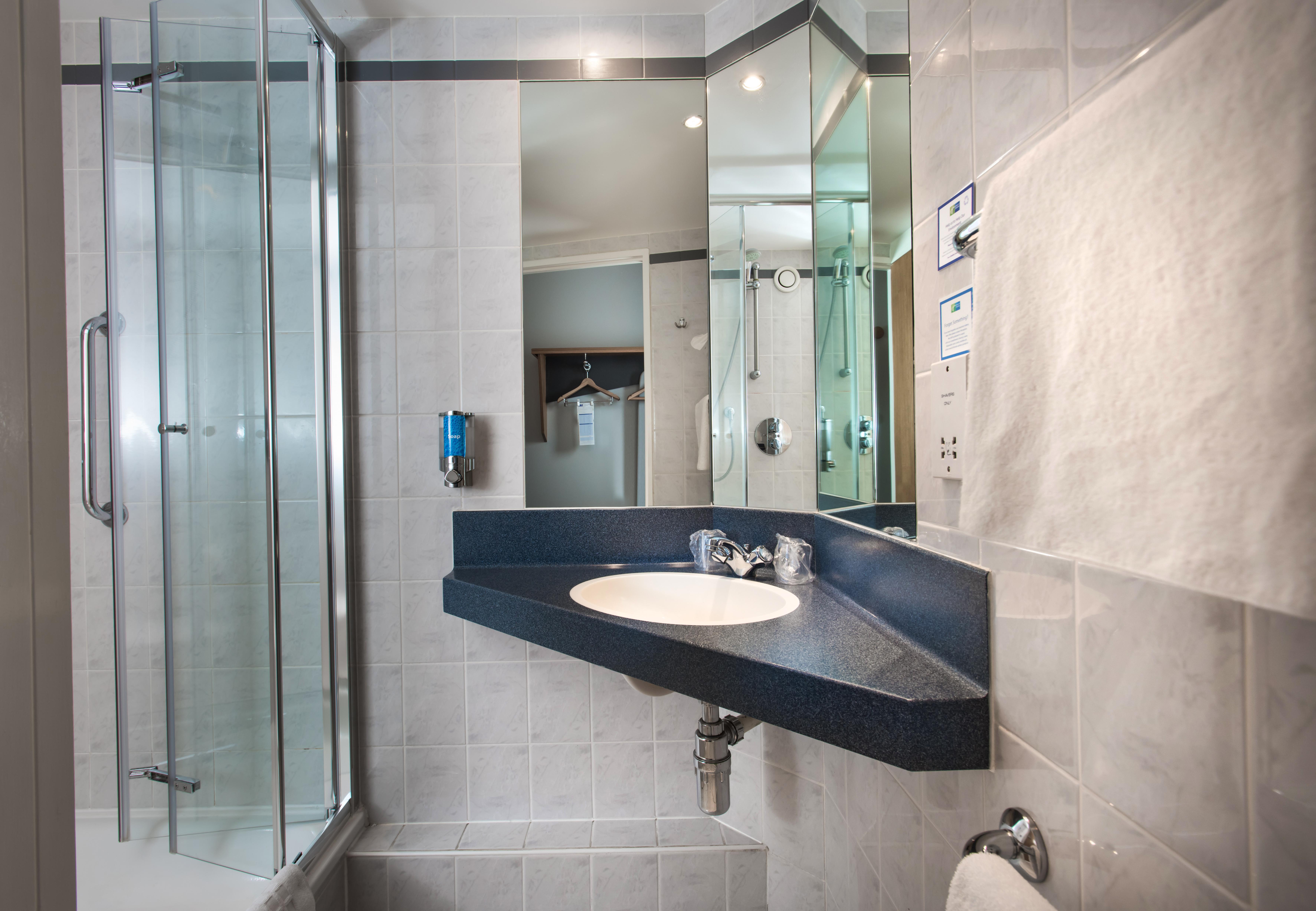 Holiday Inn Express Peterborough By Ihg Dış mekan fotoğraf