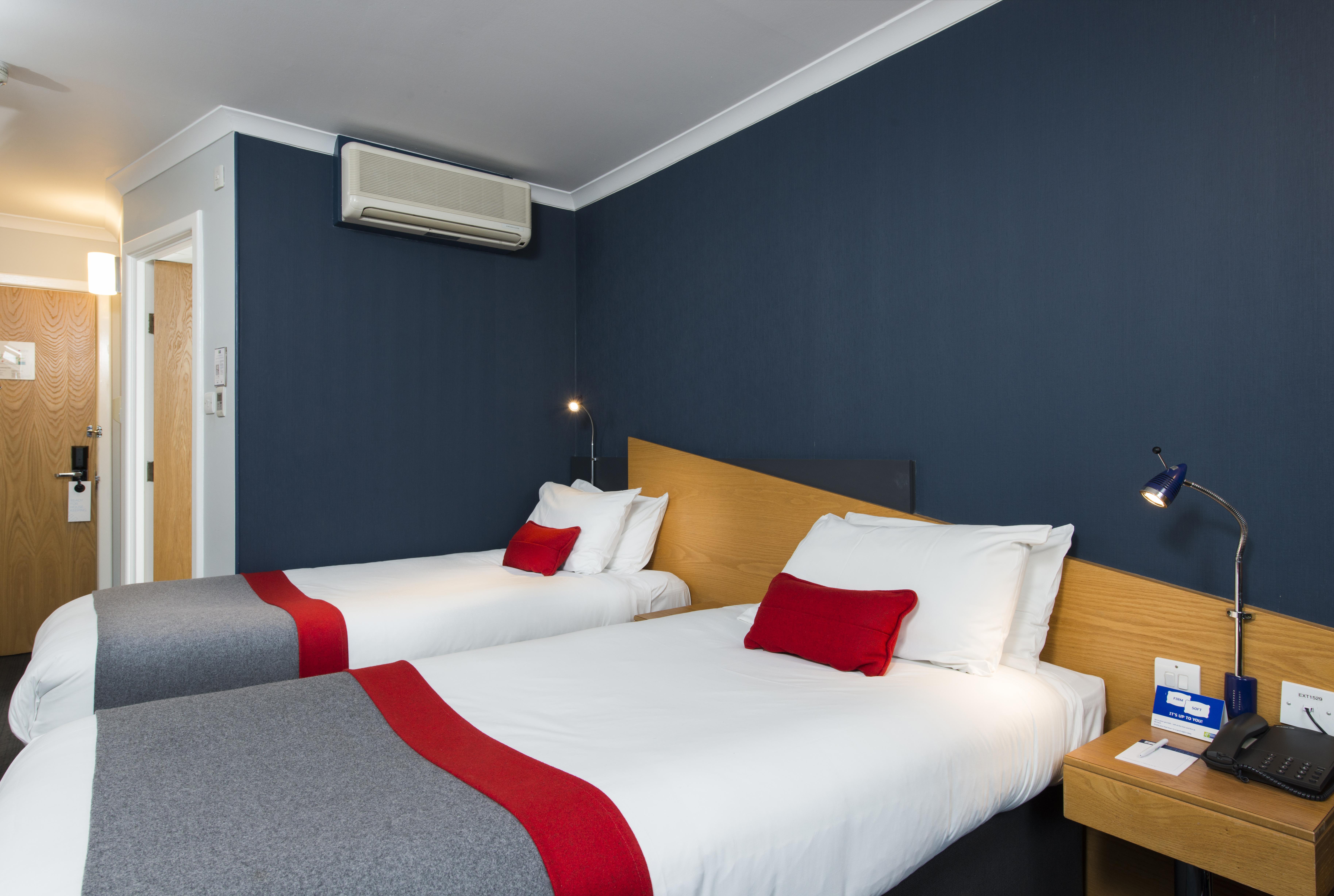 Holiday Inn Express Peterborough By Ihg Dış mekan fotoğraf