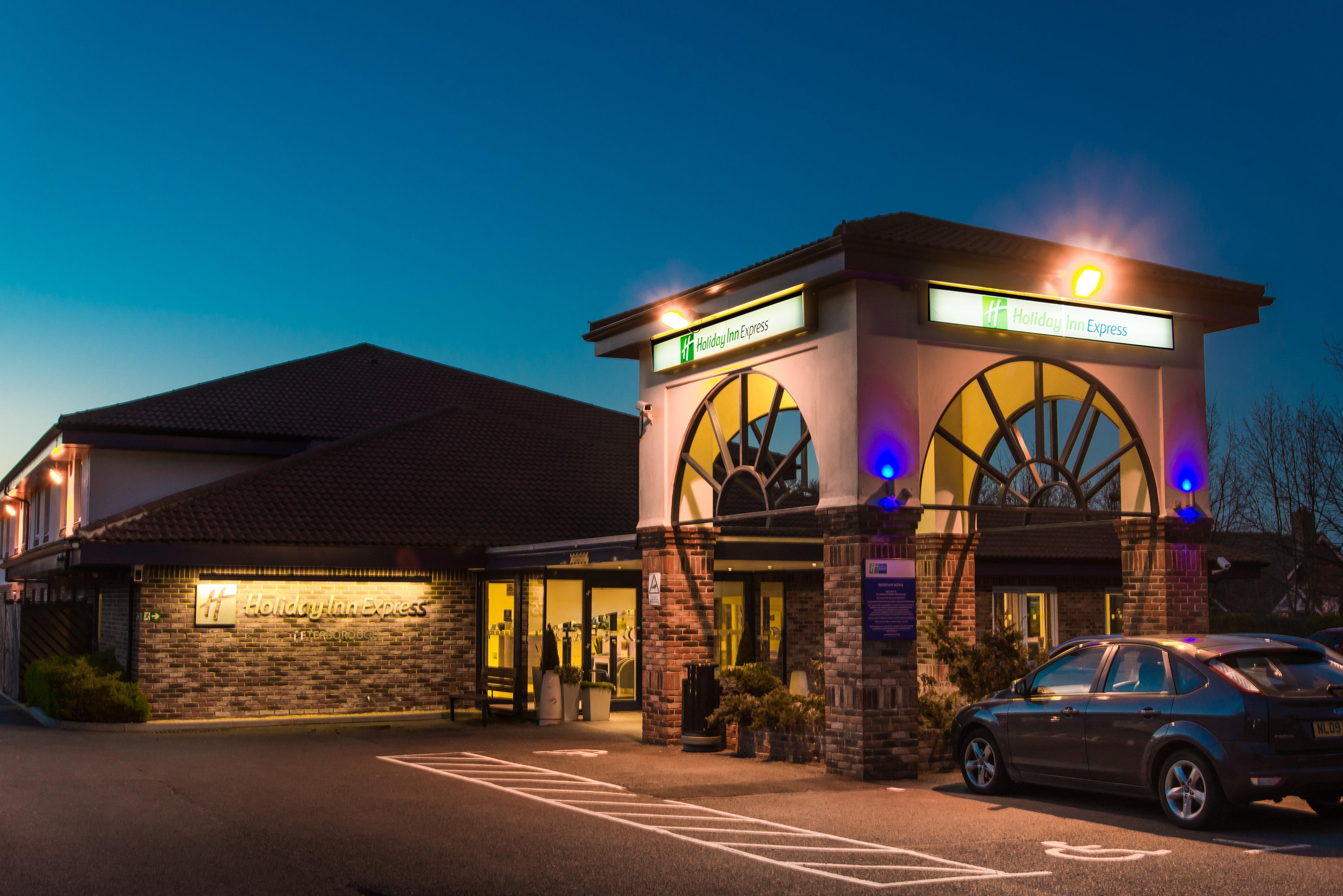 Holiday Inn Express Peterborough By Ihg Dış mekan fotoğraf