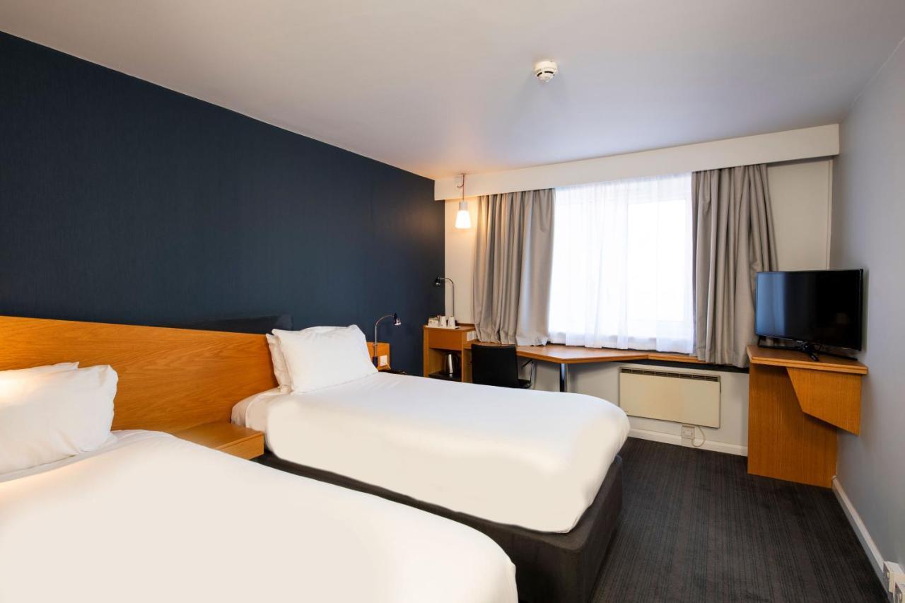 Holiday Inn Express Peterborough By Ihg Dış mekan fotoğraf
