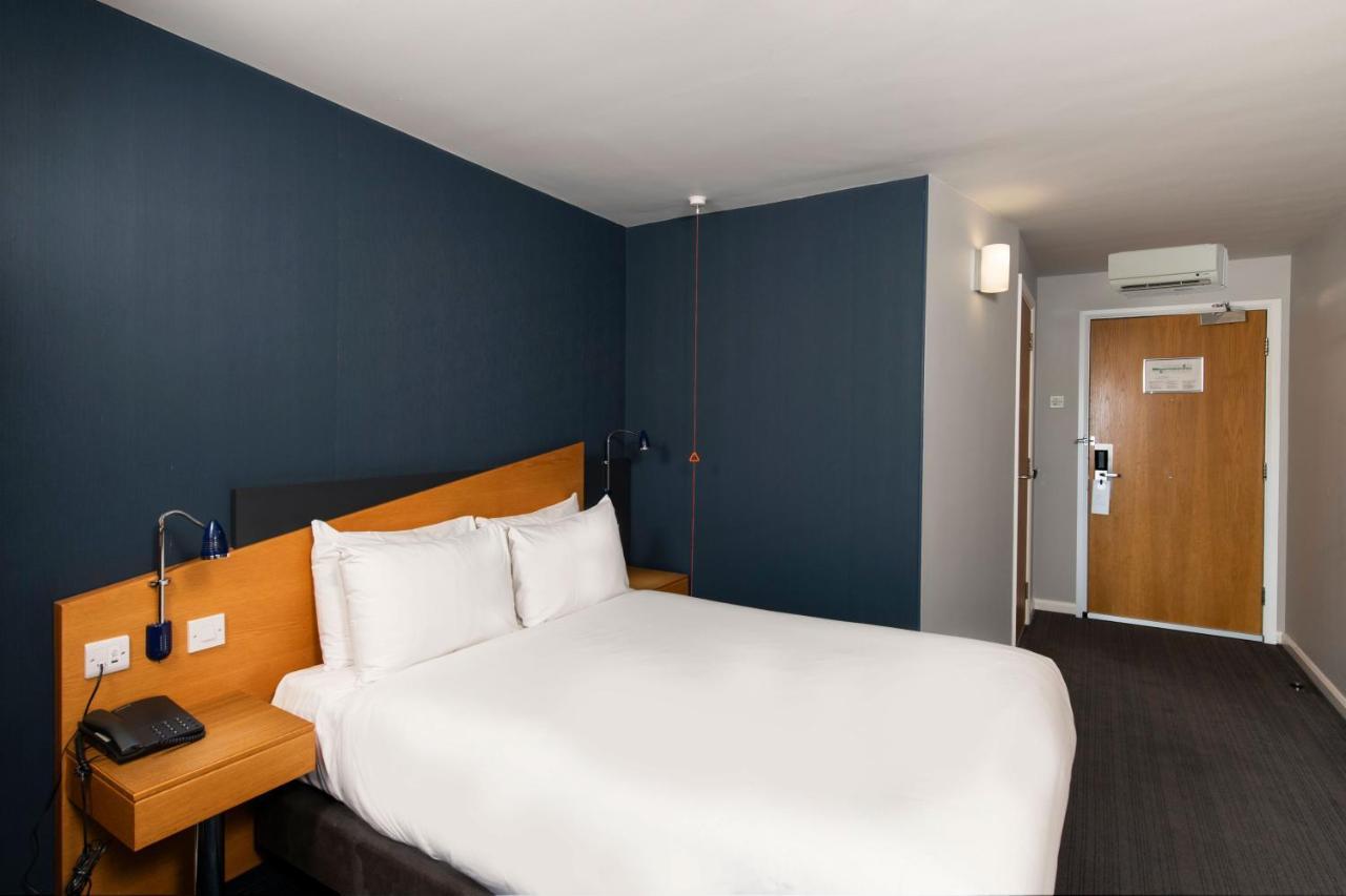Holiday Inn Express Peterborough By Ihg Dış mekan fotoğraf