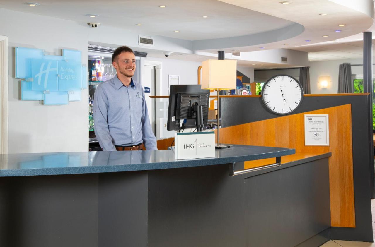 Holiday Inn Express Peterborough By Ihg Dış mekan fotoğraf