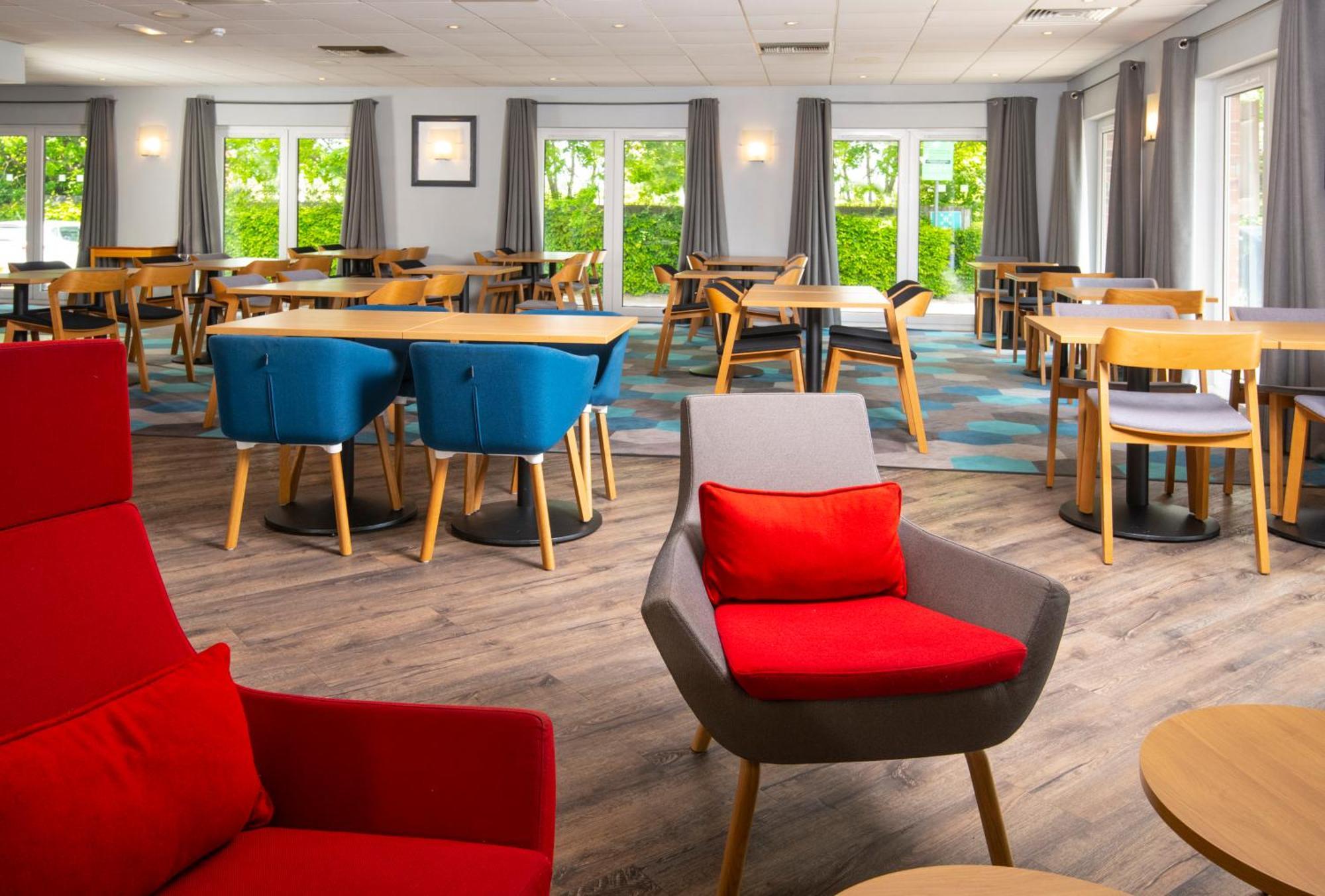 Holiday Inn Express Peterborough By Ihg Dış mekan fotoğraf
