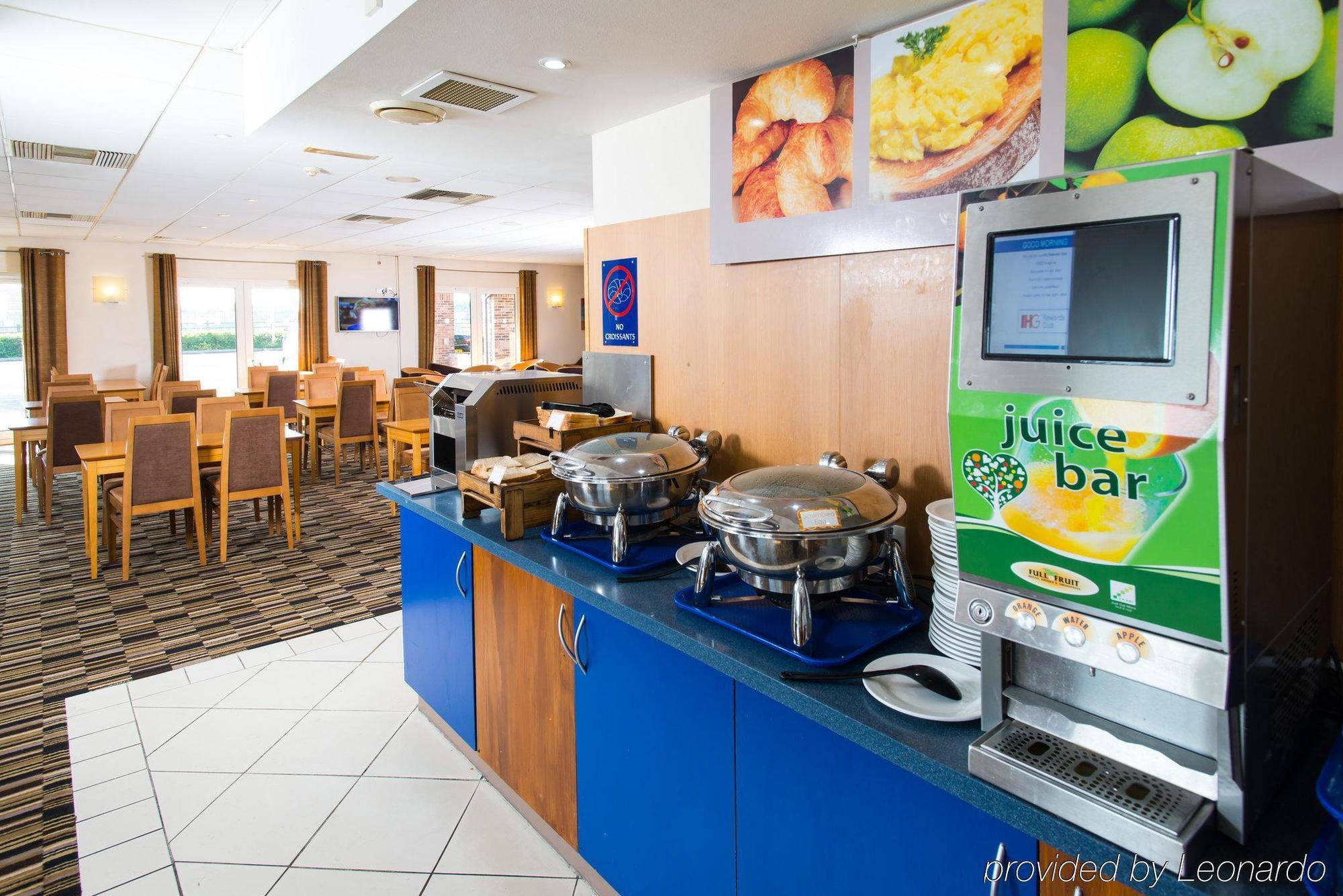 Holiday Inn Express Peterborough By Ihg Dış mekan fotoğraf
