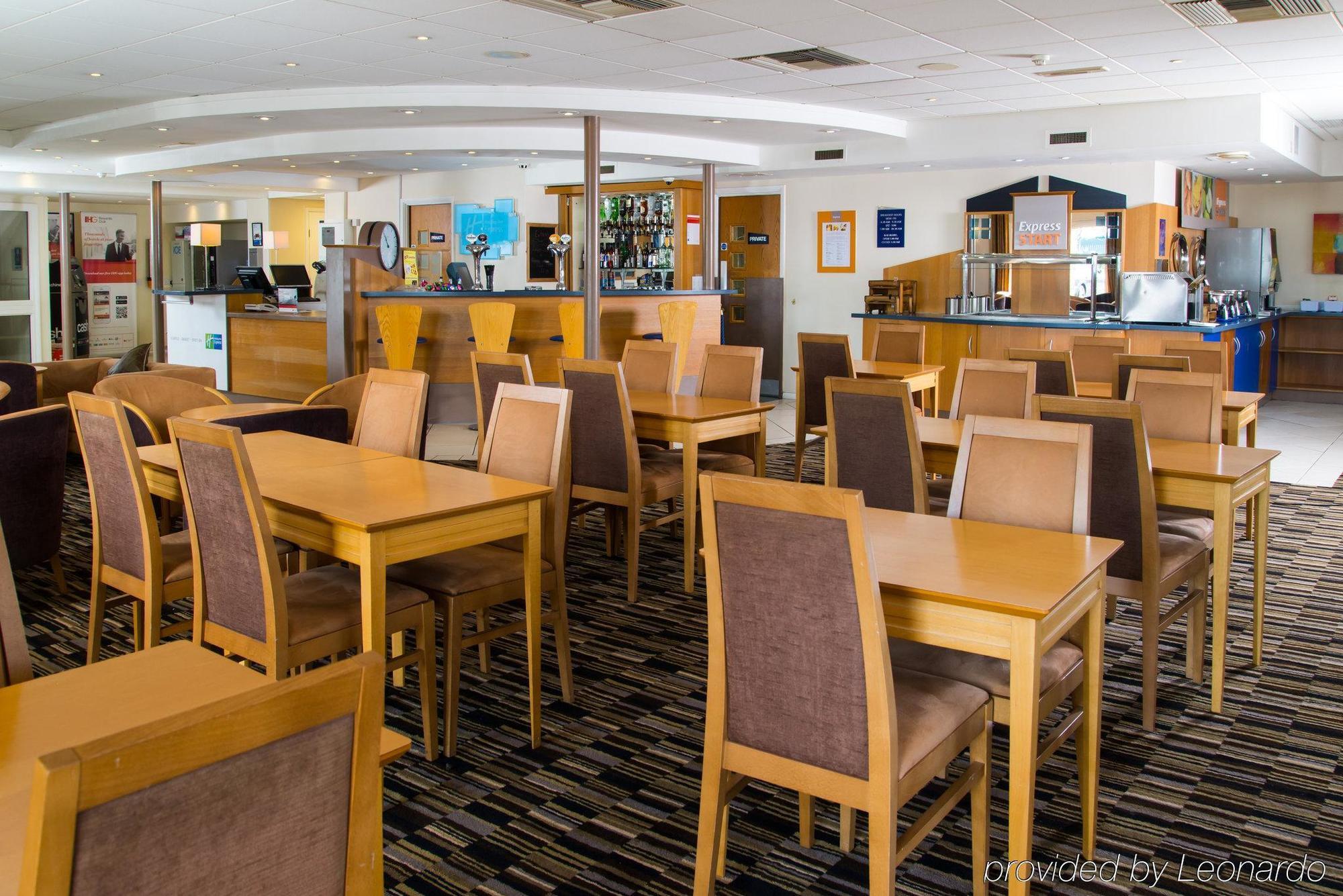 Holiday Inn Express Peterborough By Ihg Dış mekan fotoğraf