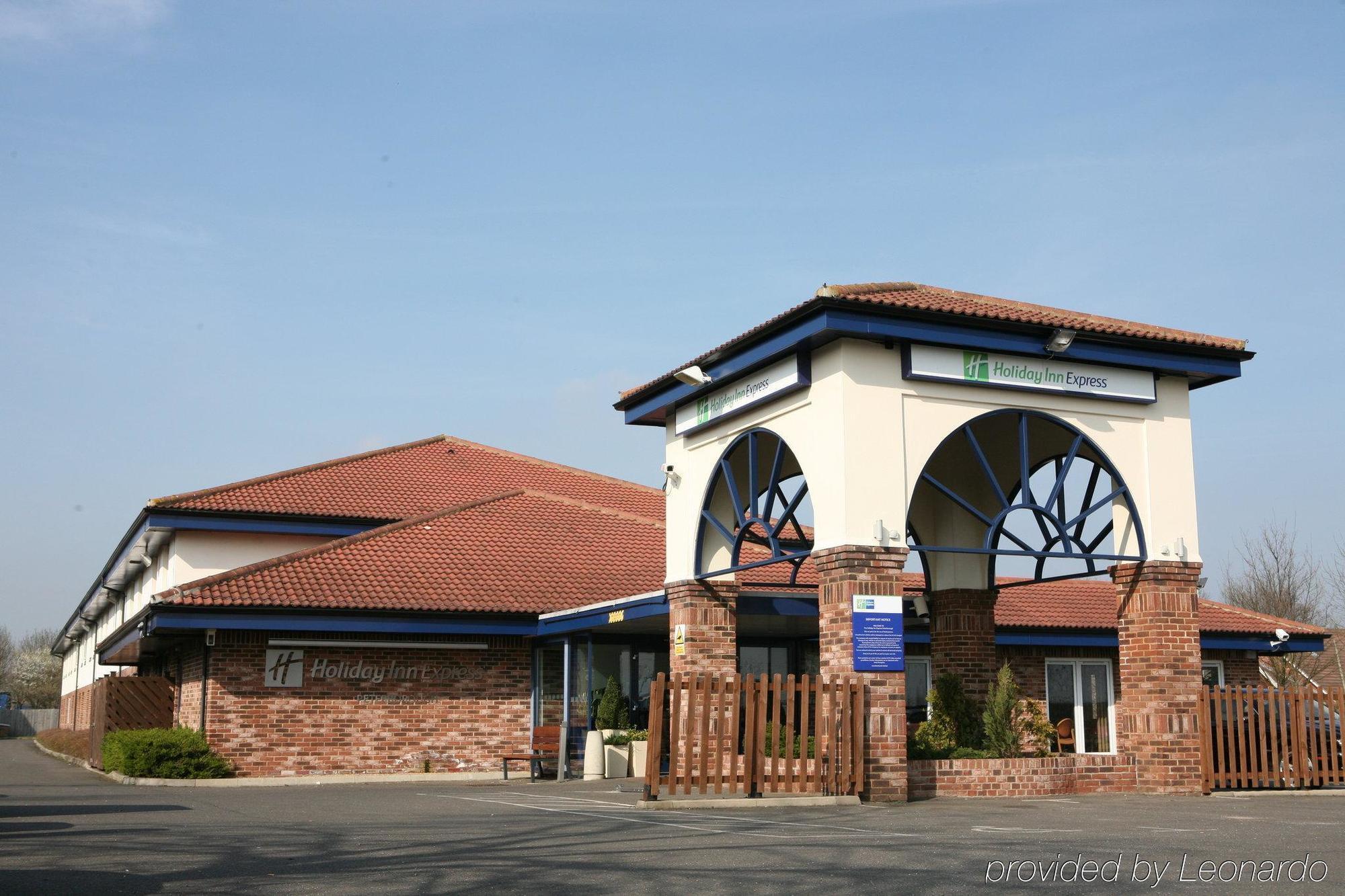 Holiday Inn Express Peterborough By Ihg Dış mekan fotoğraf