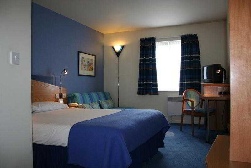 Holiday Inn Express Peterborough By Ihg Dış mekan fotoğraf