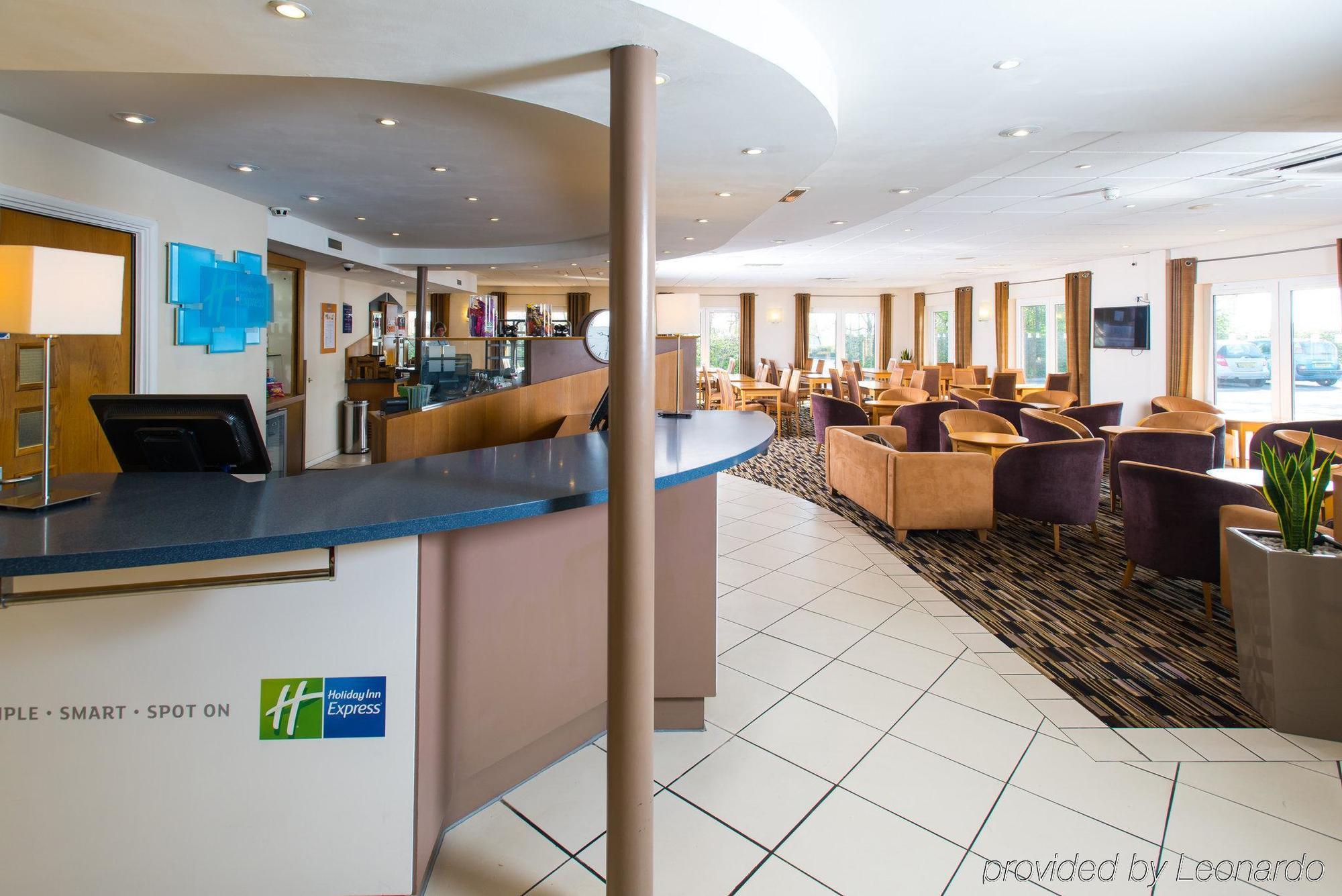 Holiday Inn Express Peterborough By Ihg Dış mekan fotoğraf