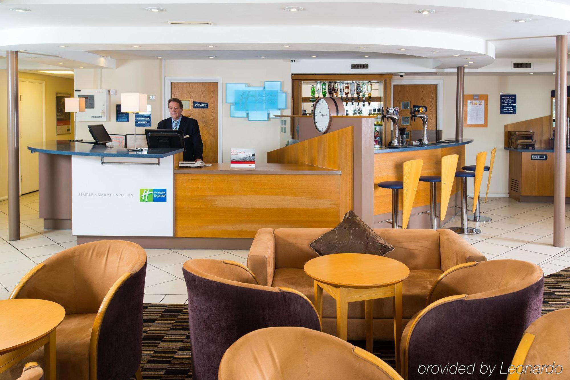 Holiday Inn Express Peterborough By Ihg Dış mekan fotoğraf