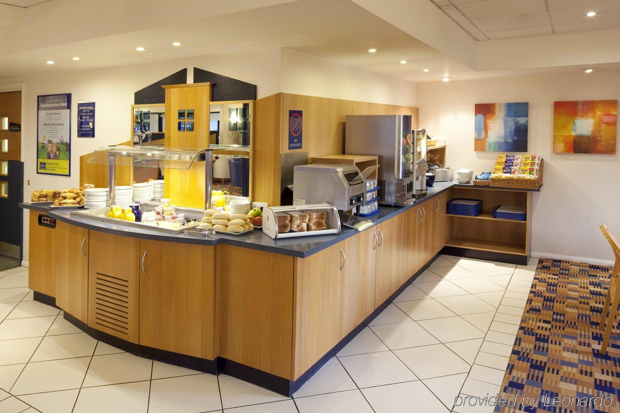 Holiday Inn Express Peterborough By Ihg Dış mekan fotoğraf