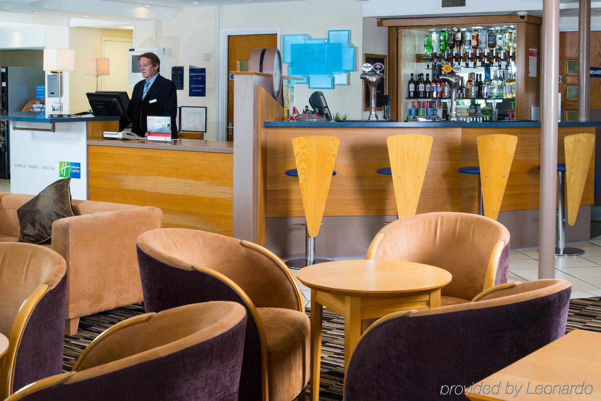 Holiday Inn Express Peterborough By Ihg Dış mekan fotoğraf