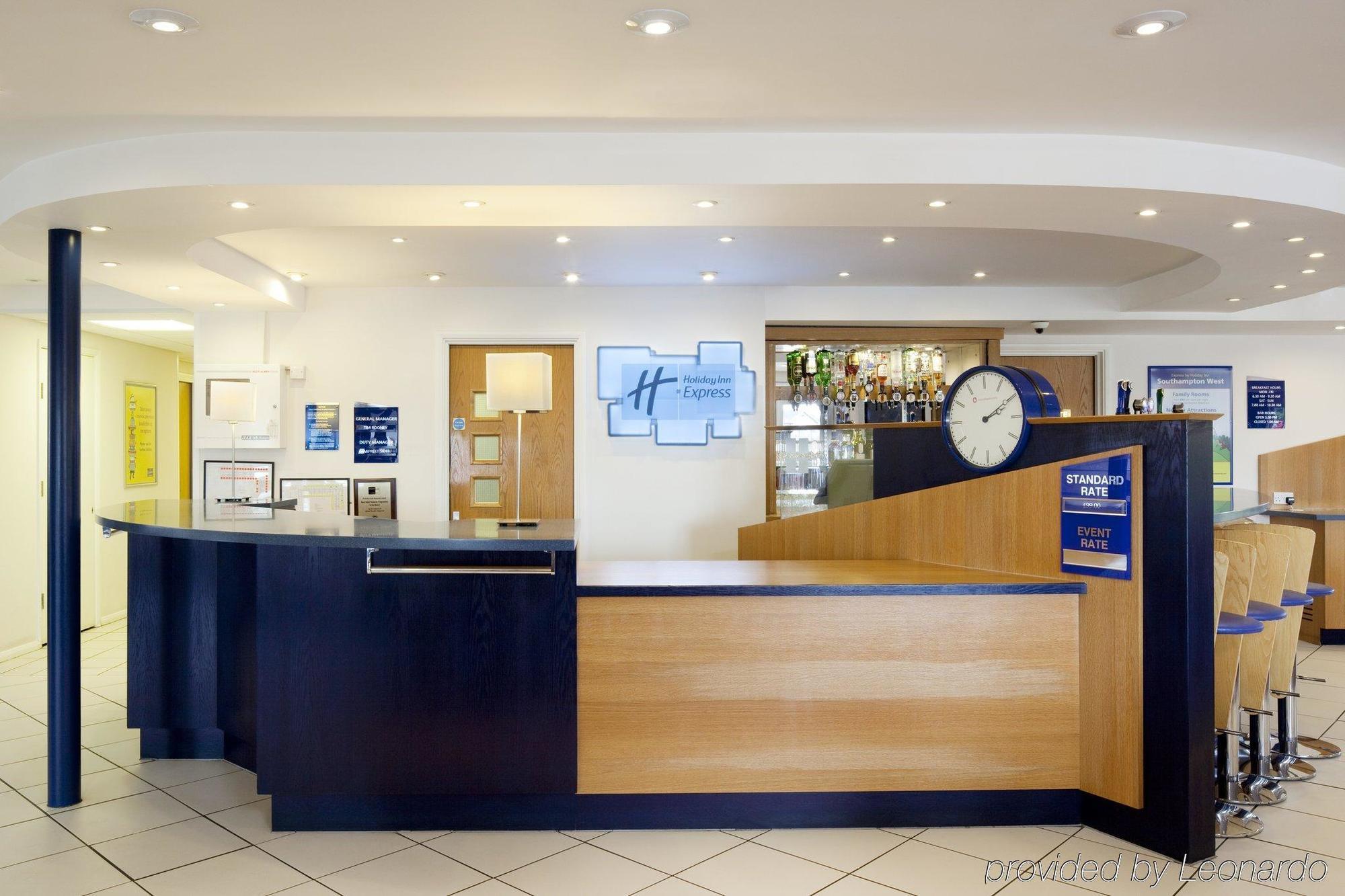 Holiday Inn Express Peterborough By Ihg Dış mekan fotoğraf